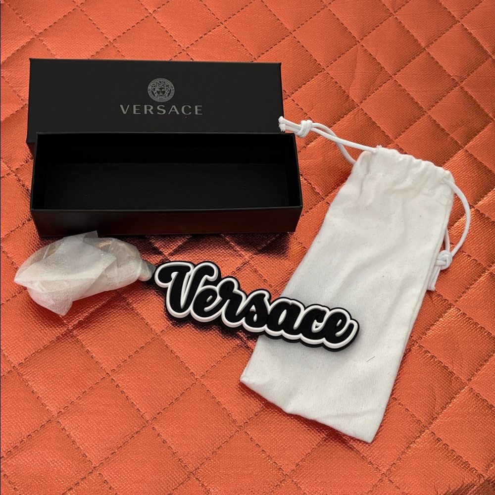 Versace Keychain NEW - Picture 3 of 3